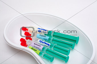 Anaesthetic induction syringes