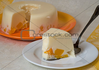jelly cake with fruits