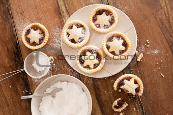 Baking Christmas mince pies