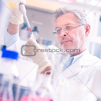 Life scientist in laboratory