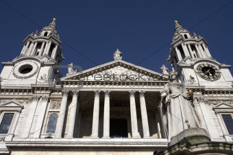 west front entrance to st pauls cathedral 