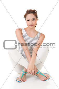 woman sit on ground
