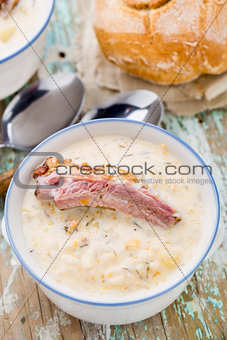 Cheese soup with smoked ribs