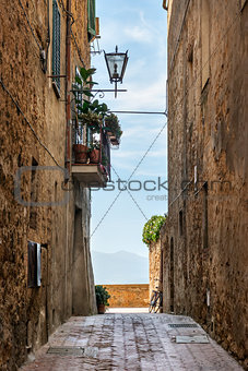 Narrow alley Pienza