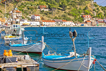 Novigrad dalmatinski boats on the coast