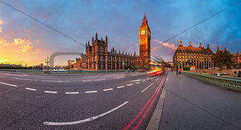 Panorama of Queen Elizabeth Clock Tower and Westminster Palace i