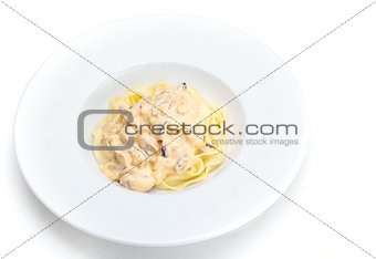 Pasta with shrimps, herbs and mashrooms