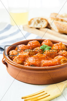 meat balls with tomato