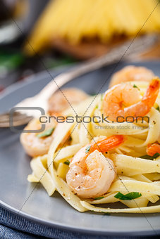 Tagliatelle with shrimps and parsley