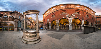 Panorama of Palazzo della Ragione and Piazza dei Mercanti in the