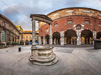 Palazzo della Ragione and Piazza dei Mercanti in the Morning, Mi