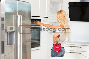 commercial shot blond girl cooking