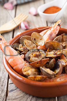 Seafood style clams