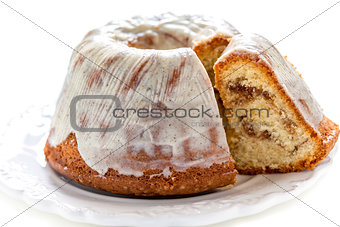 Cake with vanilla cream close-up.