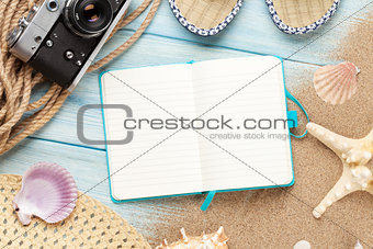 Travel and vacation notepad with items