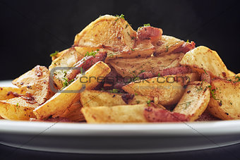 Roasted potatoes with bacon and mushrooms