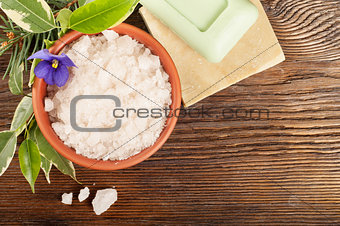 Aromatic bath salt in a clay cup