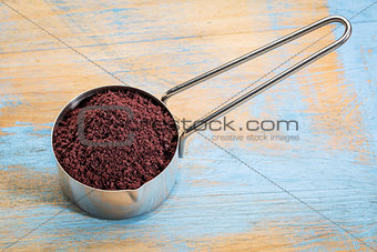 scoop of acai berry powder