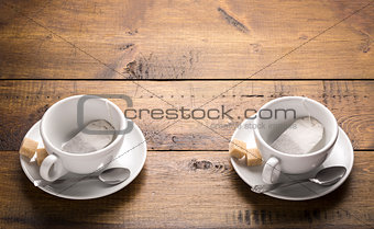 Set of two ceramic tea mugs with sachet