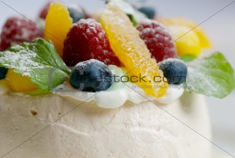 Fruit tart merangue