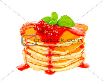 Pancake with red currant sauce and mint