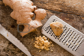 Freshly minced or grated root ginger