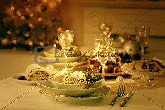 Place setting for Christmas in vintage colors