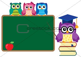 Stylized school owl theme image 4