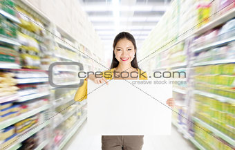 Showing blank card in department store