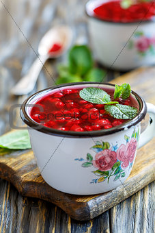 Vitamin jelly from fresh cranberries.