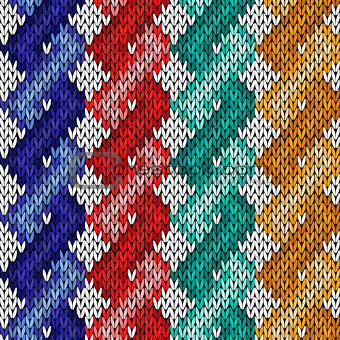 Knitting seamless pattern with twisted ropes