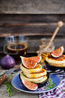 Cottage cheese pancakes with fresh figs and honey