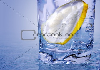 Lemon's slice in cold water
