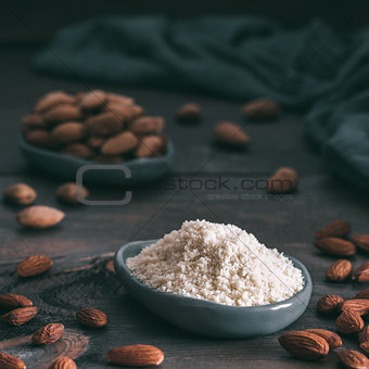 almond powder or almon flour