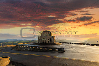 Sunrise at Vista House on Crown Point