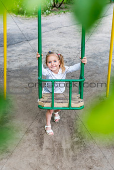 Child rocking swing
